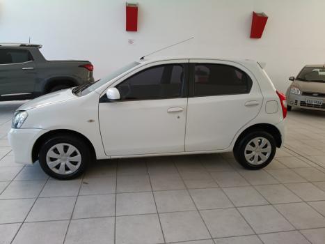 TOYOTA Etios Hatch 1.5 16V 4P FLEX XS, Foto 2
