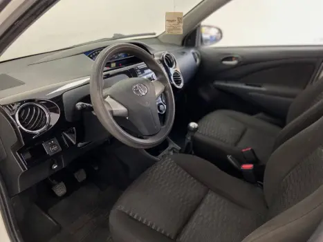 TOYOTA Etios Hatch 1.5 16V 4P FLEX L, Foto 5