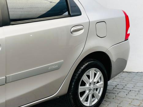 TOYOTA Etios Sedan 1.5 16V 4P FLEX XLS AUTOMTICO, Foto 5