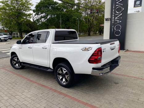 TOYOTA Hilux Caminhonete 2.8 16V SRX 4X4 DIESEL CABINE DUPLA AUTOMTICO, Foto 3