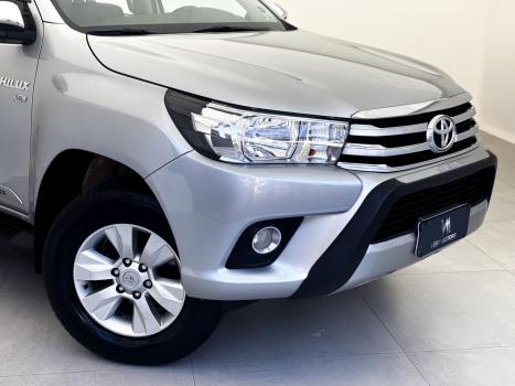 TOYOTA Hilux Caminhonete 2.7 16V 4P SRV FLEX CABINE DUPLA AUTOMTICO, Foto 2