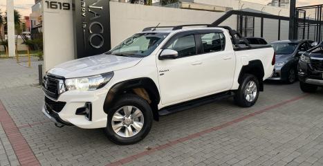 TOYOTA Hilux Caminhonete 2.7 16V 4P SR FLEX CABINE DUPLA AUTOMTICO, Foto 1