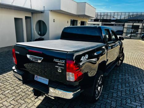 TOYOTA Hilux Caminhonete 2.8 16V SRX 4X4 TURBO DIESEL CABINE DUPLA AUTOMTICO, Foto 14