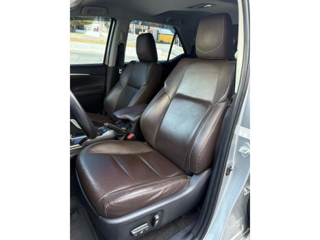 TOYOTA Hilux SW4 2.8 16V 4P SRX 4X4 7 LUGARES TURBO DIESEL AUTOMTICO, Foto 10