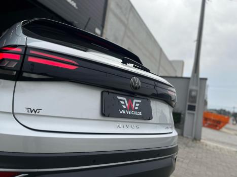 VOLKSWAGEN Nivus 1.0 4P FLEX 200 TSI COMFORTLINE TURBO AUTOMTICO, Foto 8