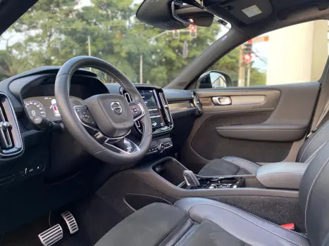VOLVO XC40 1.5 16V 4P T5 RECHARGE HBRIDO R-DESIGN GEARTRONIC AUTOMTICO, Foto 5