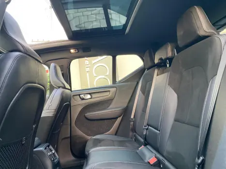 VOLVO XC40 1.5 16V 4P T5 RECHARGE HBRIDO R-DESIGN GEARTRONIC AUTOMTICO, Foto 8
