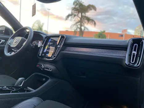 VOLVO XC40 1.5 16V 4P T5 RECHARGE HBRIDO R-DESIGN GEARTRONIC AUTOMTICO, Foto 9