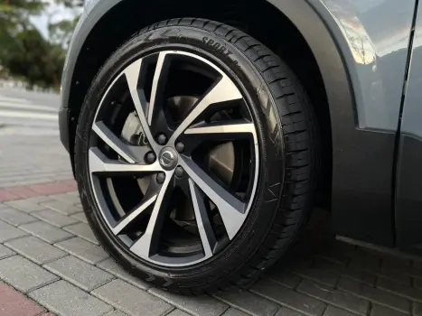 VOLVO XC40 1.5 16V 4P T5 RECHARGE HBRIDO R-DESIGN GEARTRONIC AUTOMTICO, Foto 15