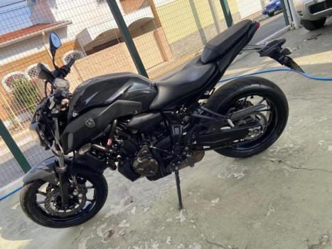 YAMAHA MT-07 700 ABS, Foto 2