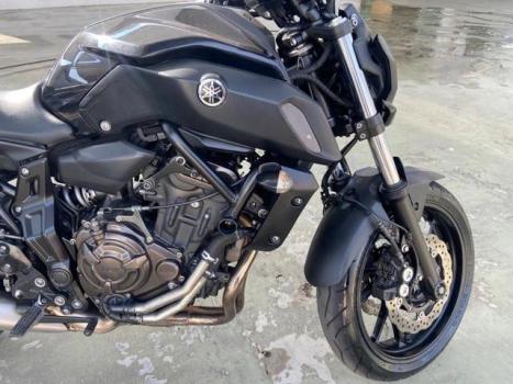 YAMAHA MT-07 700 ABS, Foto 3