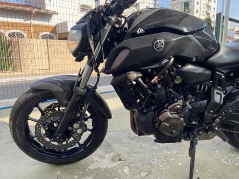 YAMAHA MT-07 700 ABS, Foto 4