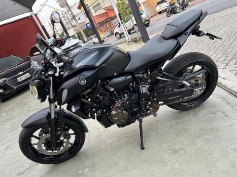 YAMAHA MT-07 700 ABS, Foto 2