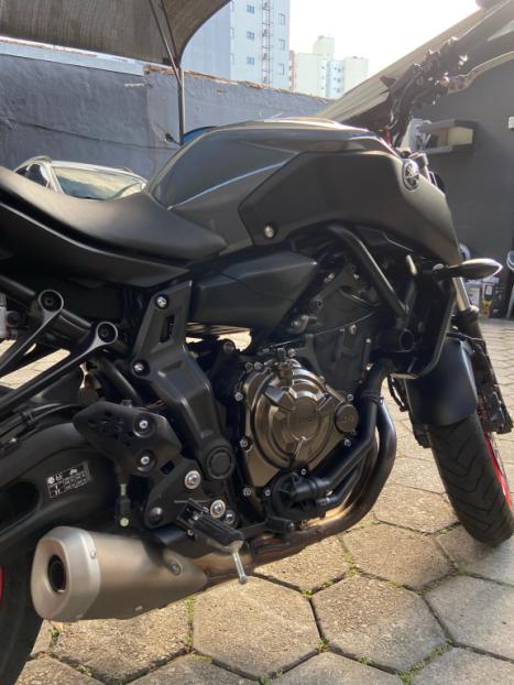 YAMAHA MT-07 700 ABS, Foto 5