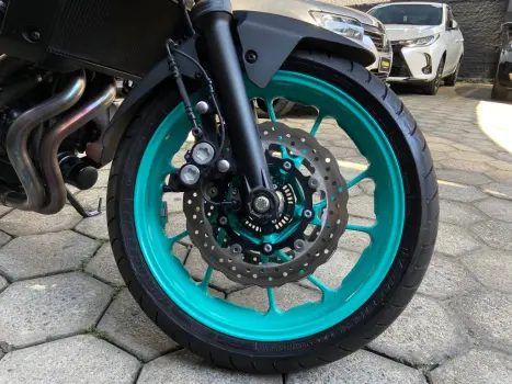 YAMAHA MT-07 700 ABS, Foto 4