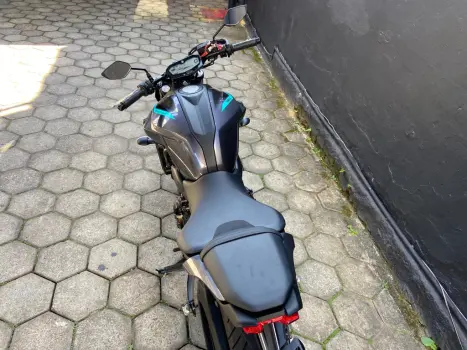 YAMAHA MT-07 700 ABS, Foto 6