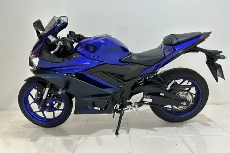 YAMAHA YZF R3 320 ABS, Foto 2