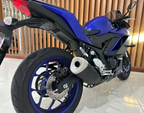 YAMAHA YZF R3 320 ABS, Foto 3