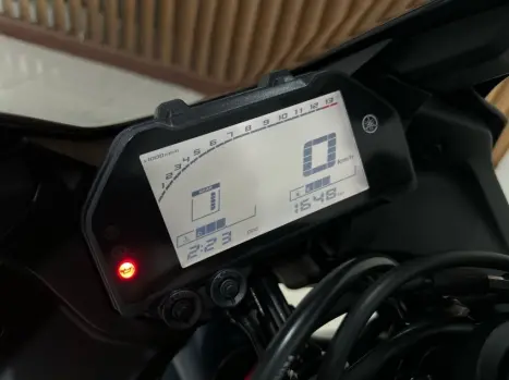 YAMAHA YZF R3 320 ABS, Foto 4