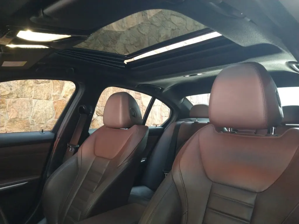 BMW 320I - Foto