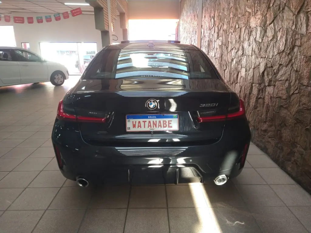 BMW 320I - Foto