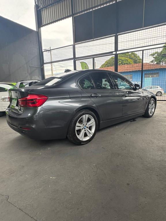 BMW 320I - Foto