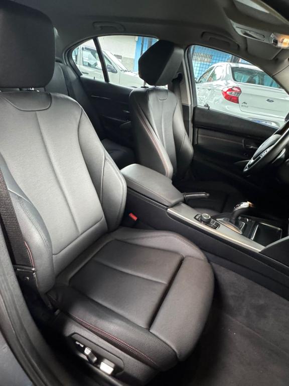 BMW 320I - Foto
