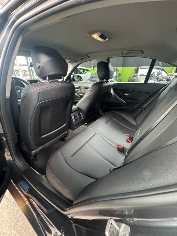 BMW 320I - Foto