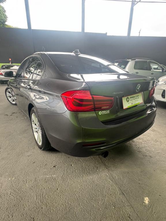 BMW 320I - Foto