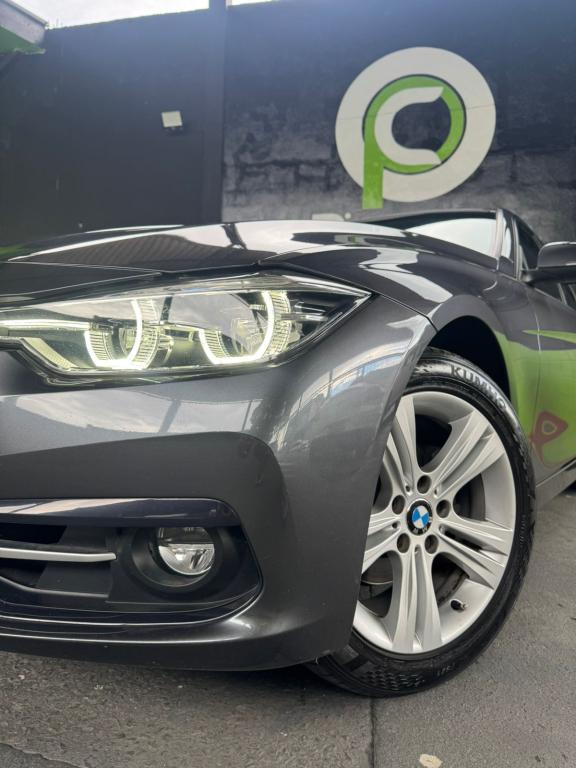 BMW 320I - Foto