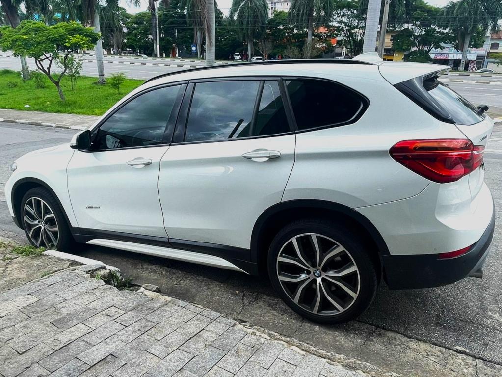 BMW X1 - Foto