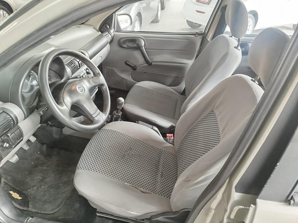 CHEVROLET Classic Sedan - Foto