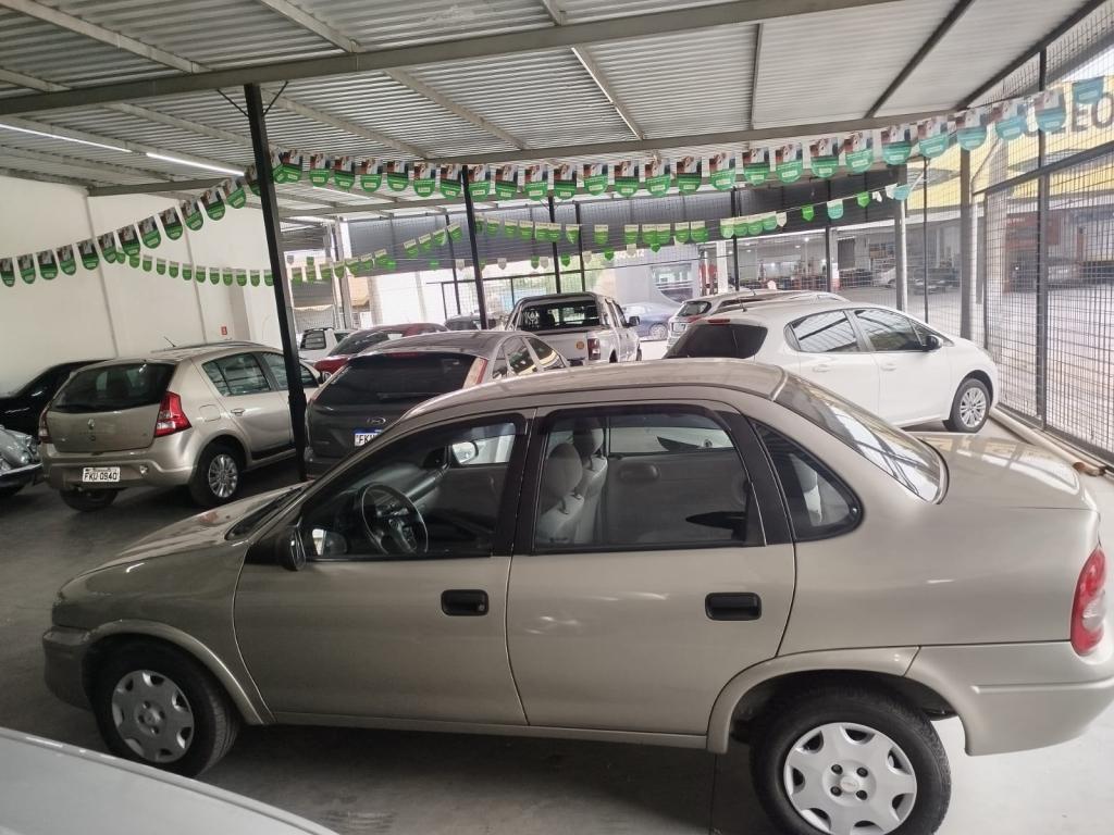 CHEVROLET Classic Sedan - Foto