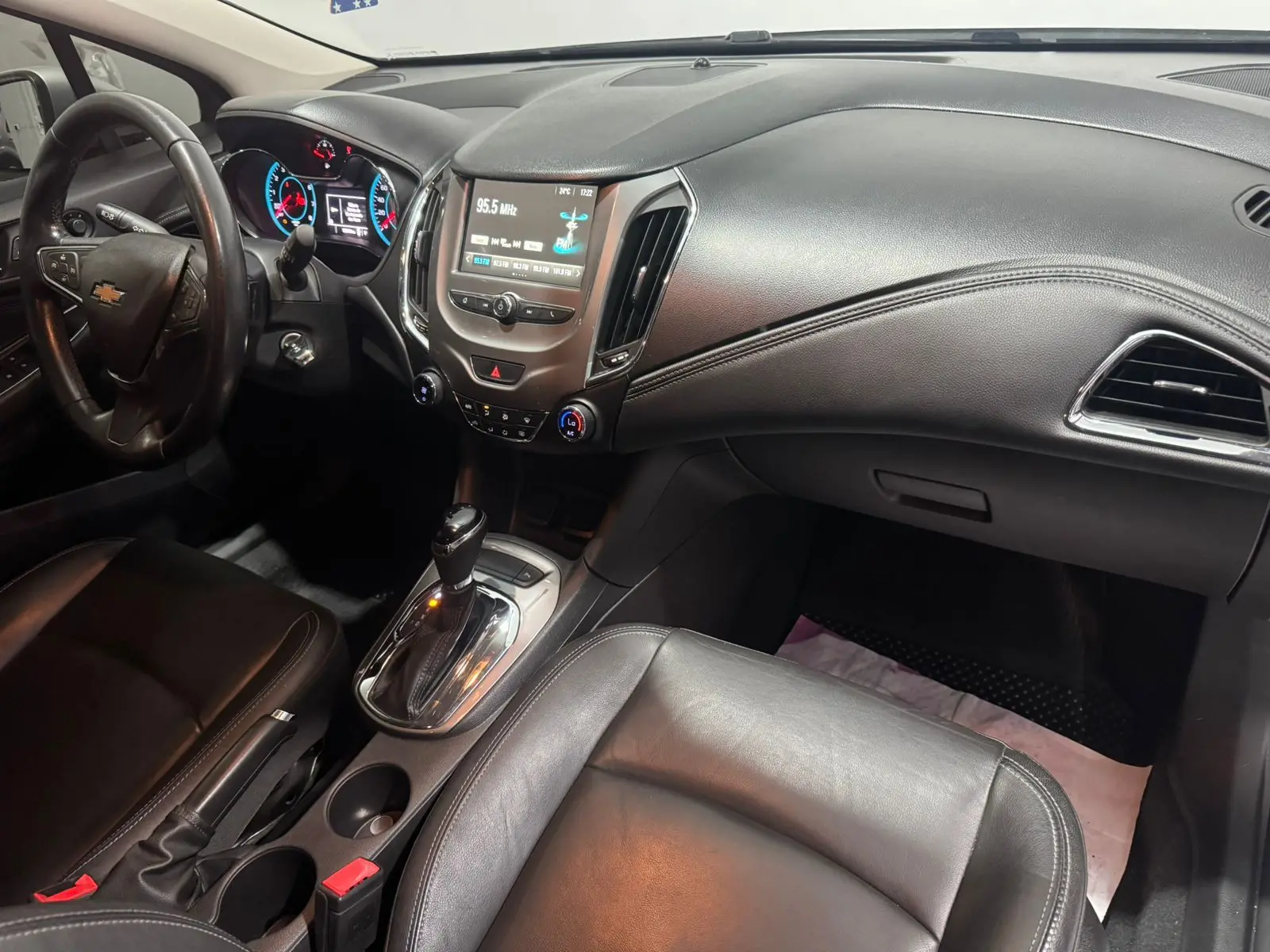 CHEVROLET Cruze Sedan - Foto