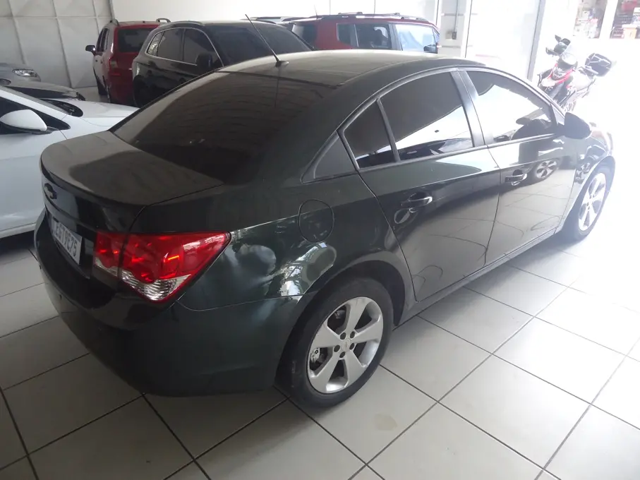CHEVROLET Cruze Sedan - Foto