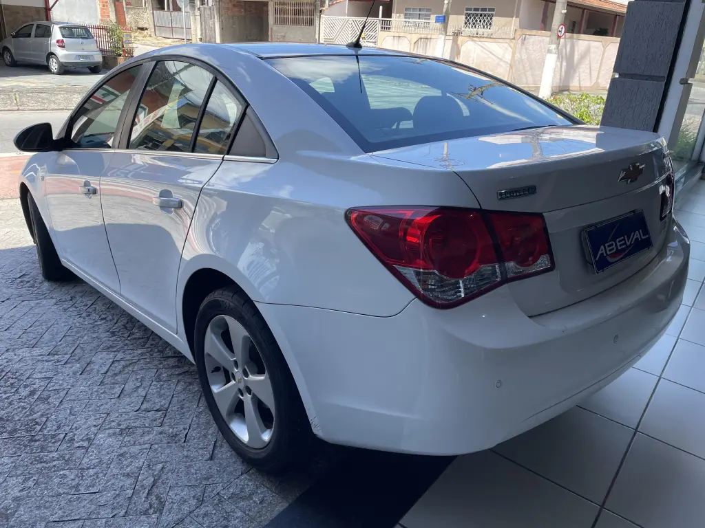 CHEVROLET Cruze Sedan - Foto