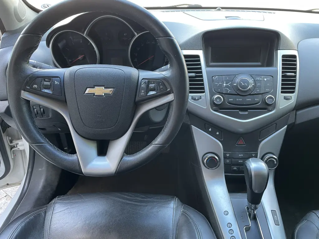 CHEVROLET Cruze Sedan - Foto