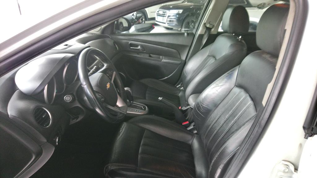 CHEVROLET Cruze Sedan - Foto