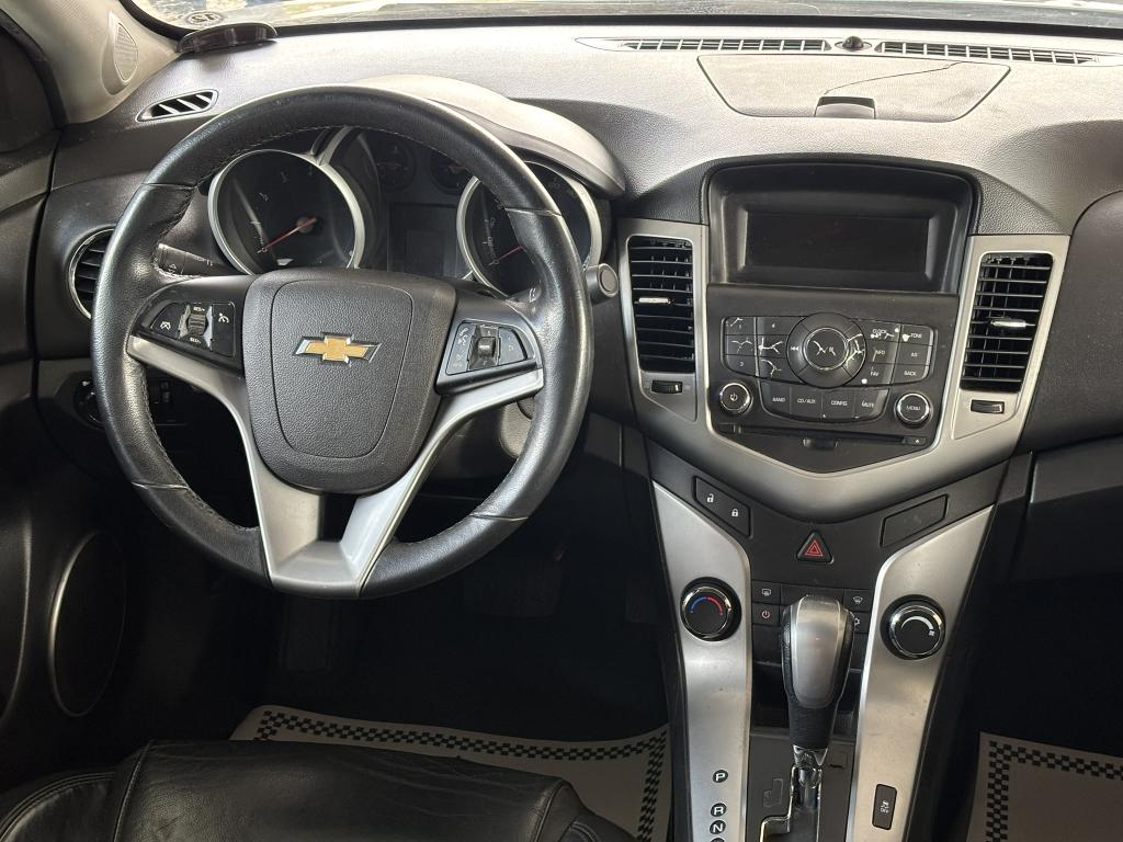 CHEVROLET Cruze Sedan - Foto