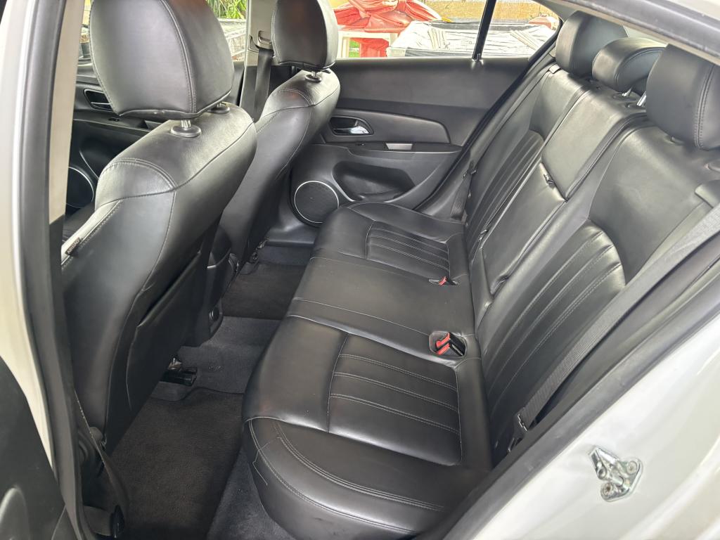 CHEVROLET Cruze Sedan - Foto