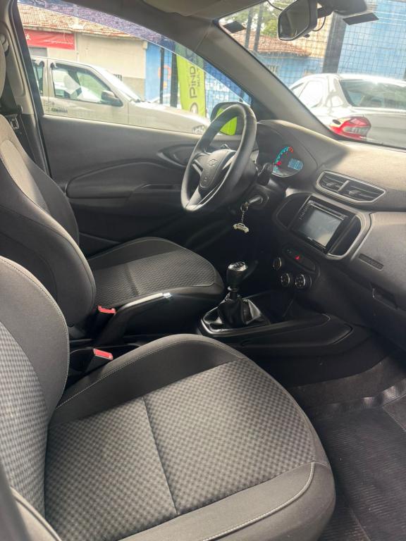 CHEVROLET Onix Hatch - Foto
