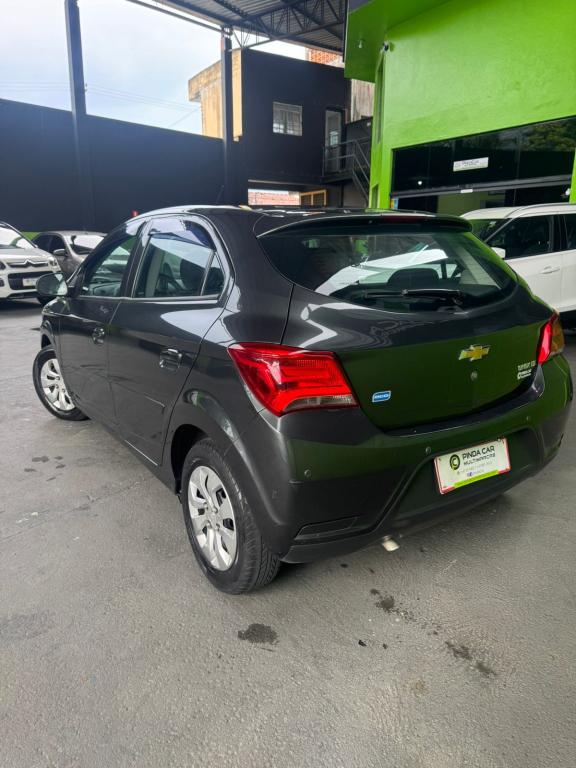 CHEVROLET Onix Hatch - Foto