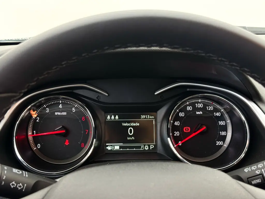 CHEVROLET Onix Hatch - Foto