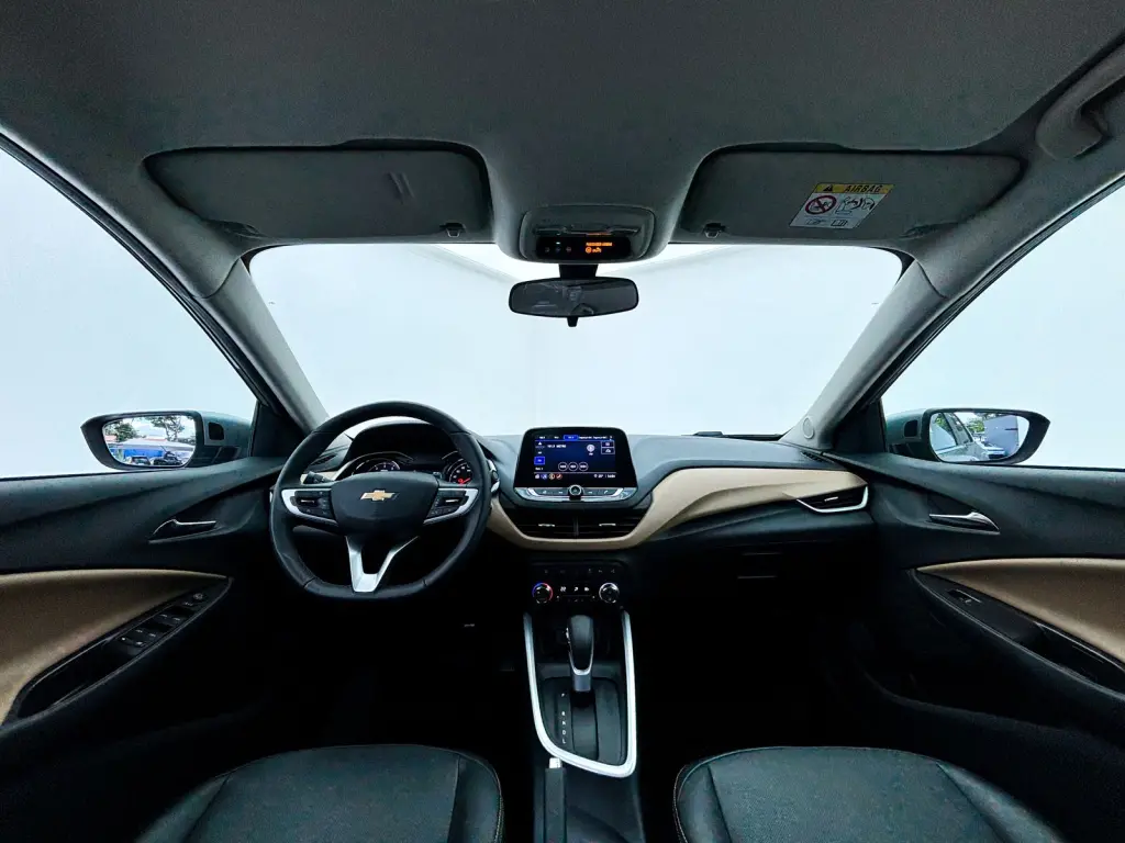 CHEVROLET Onix Hatch - Foto