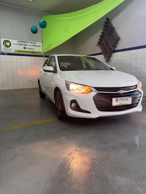 CHEVROLET Onix Hatch - Foto