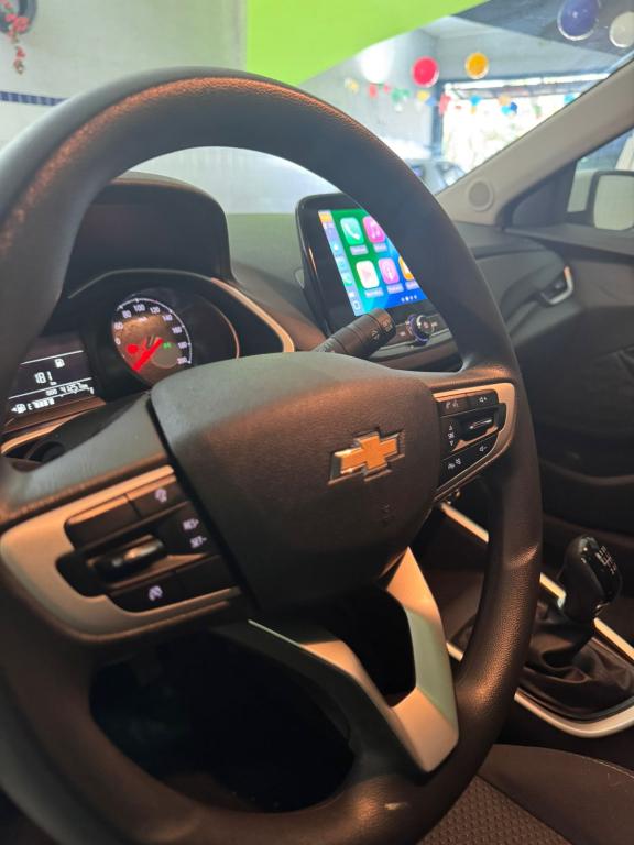 CHEVROLET Onix Hatch - Foto