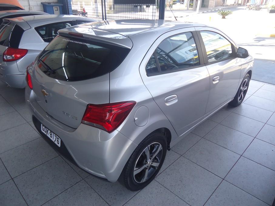 CHEVROLET Onix Hatch - Foto