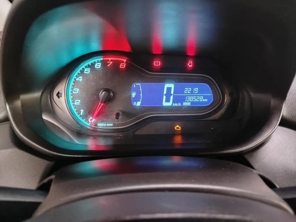 CHEVROLET Onix Hatch - Foto