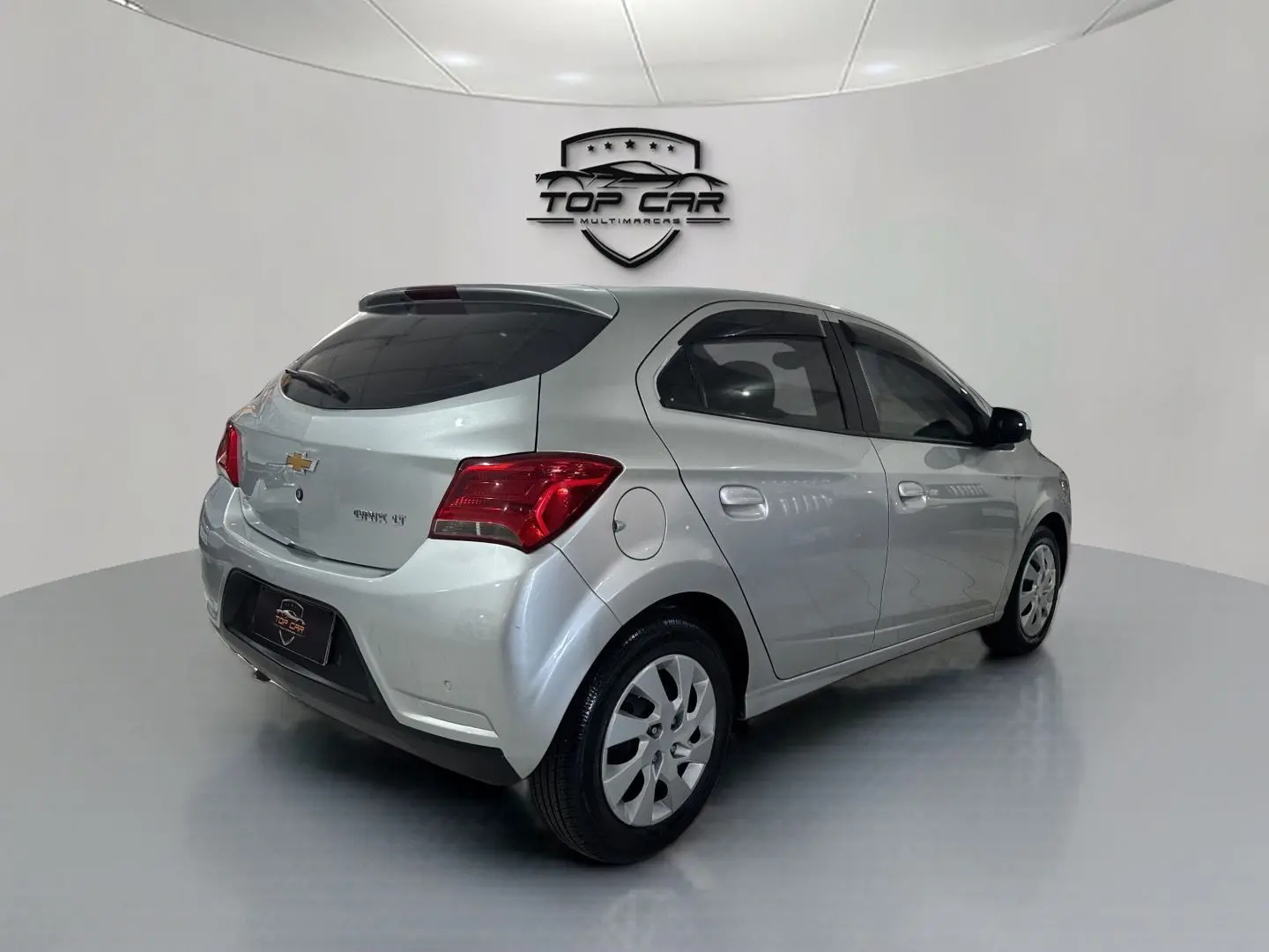 CHEVROLET Onix Hatch - Foto