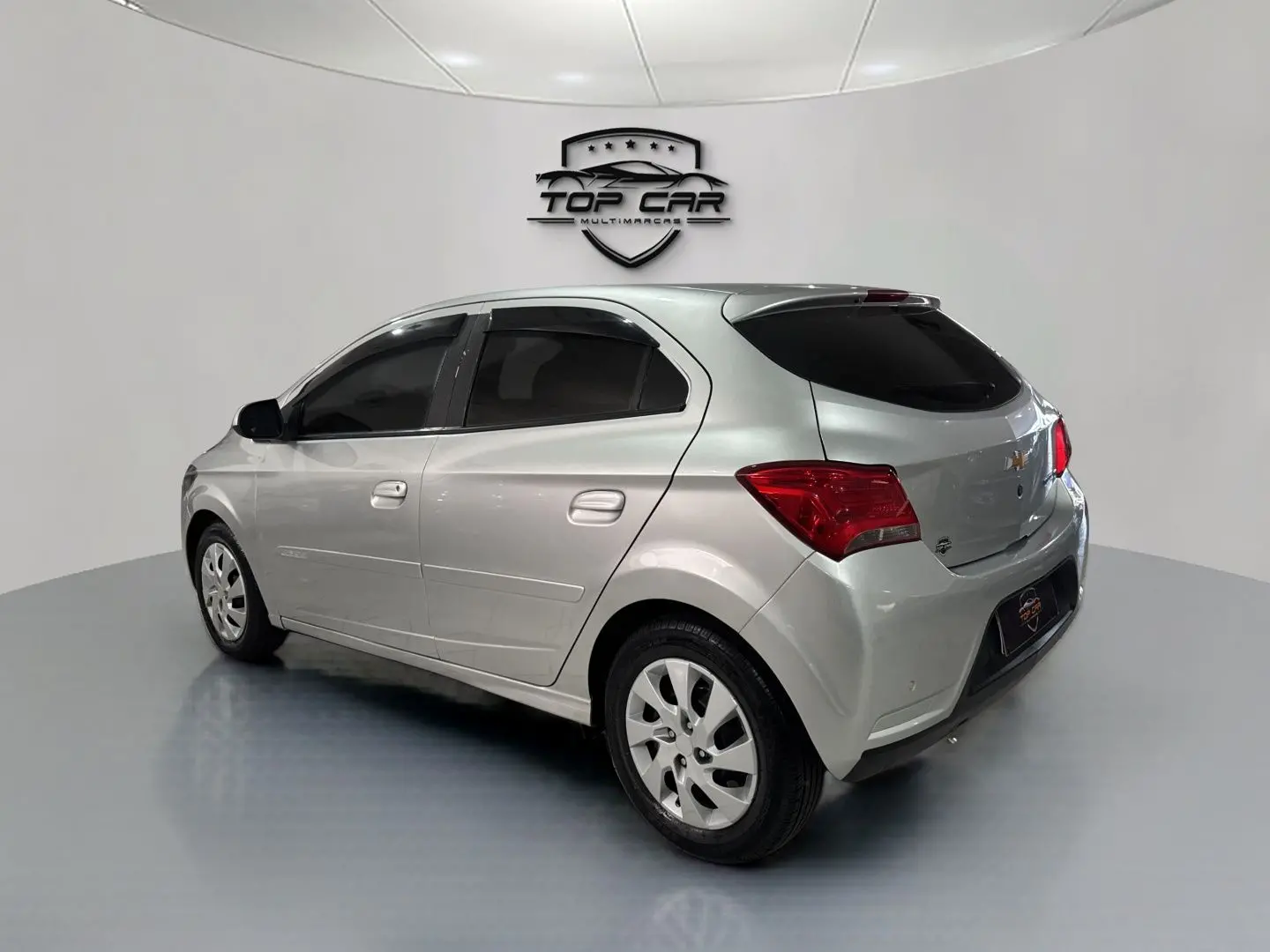 CHEVROLET Onix Hatch - Foto